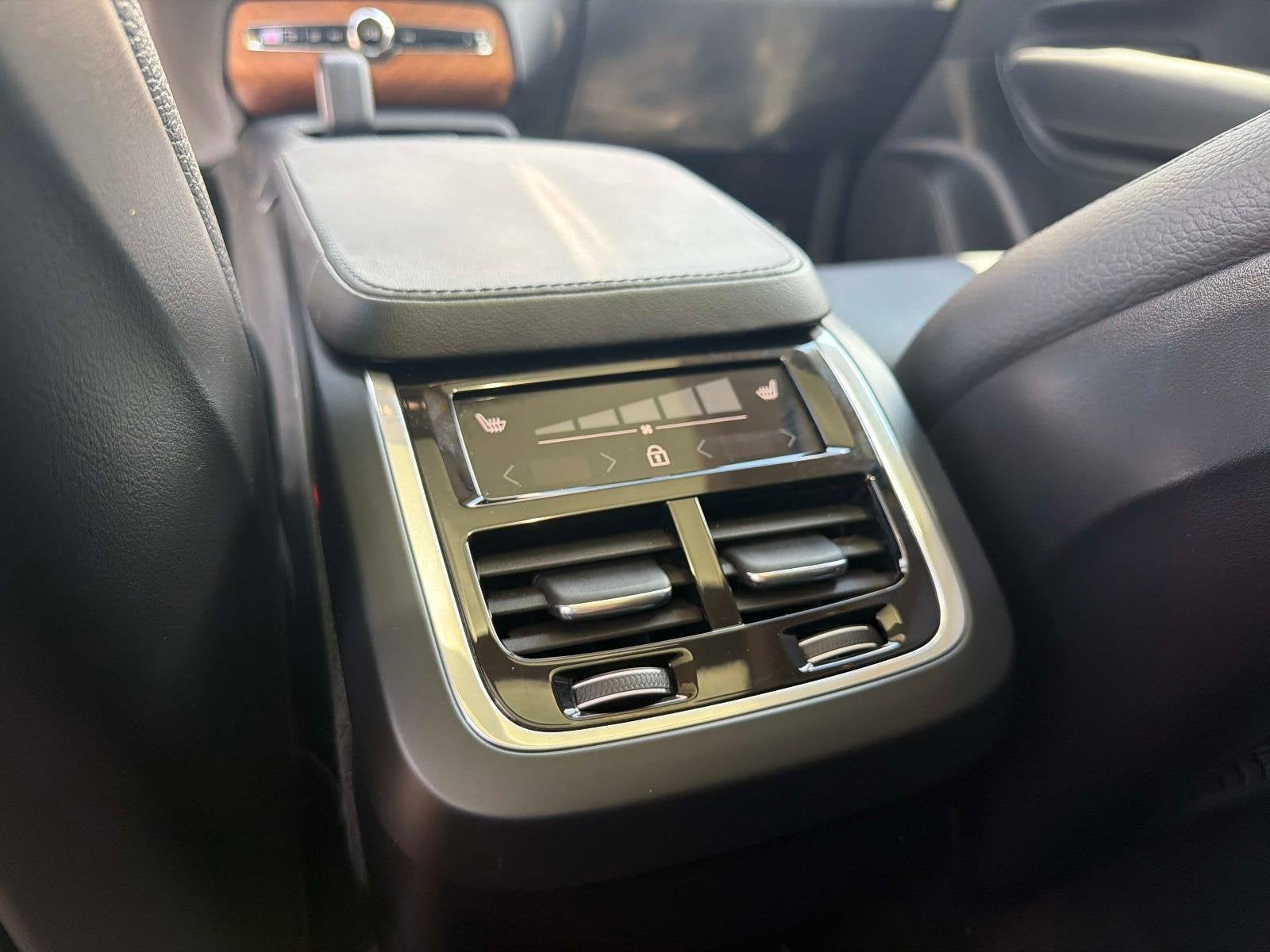 2023 Volvo XC90 Plus
