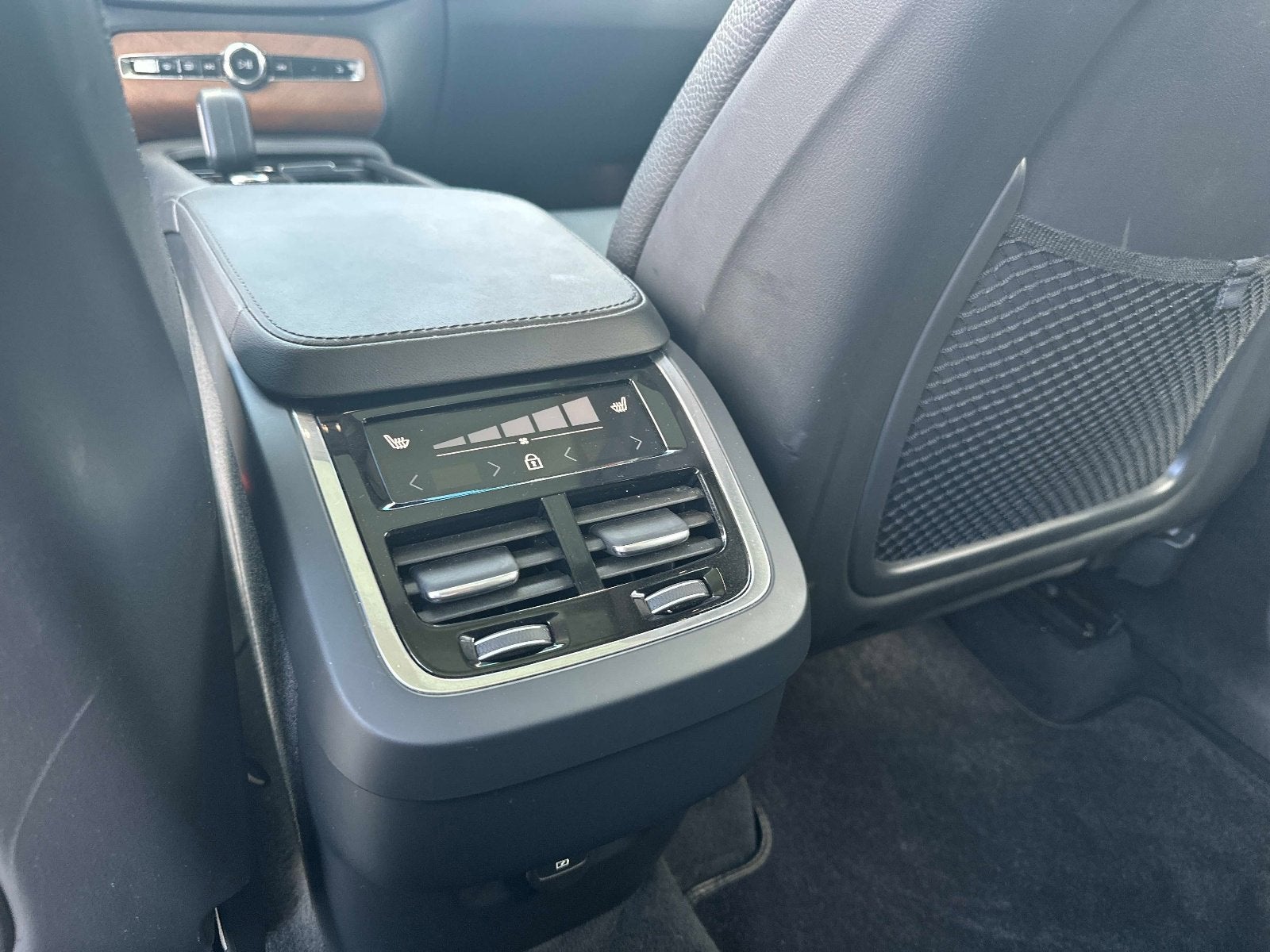 2023 Volvo XC90 Plus