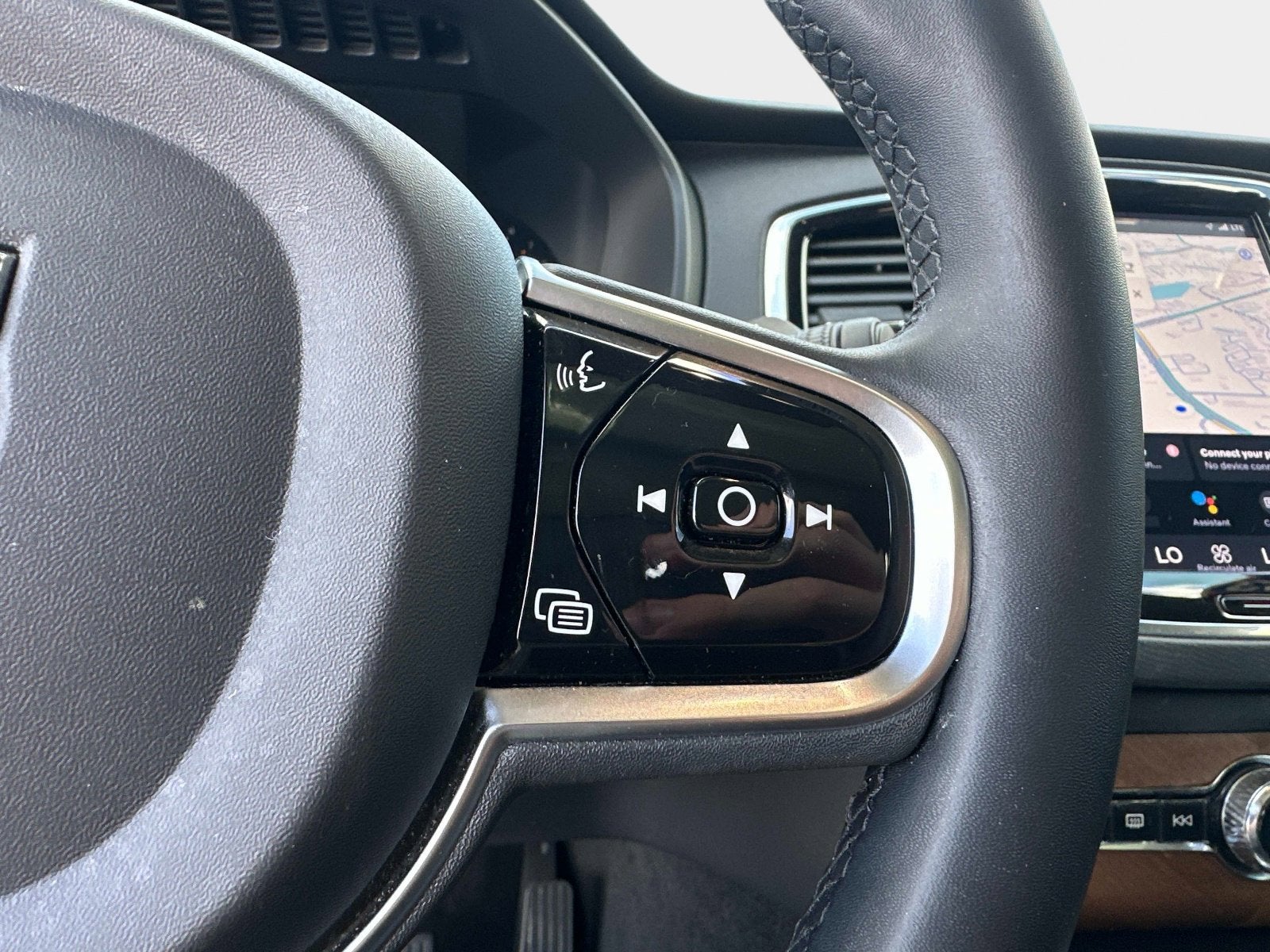 2023 Volvo XC90 Plus