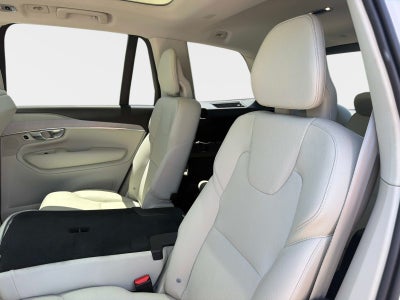 2021 Volvo XC90 Momentum