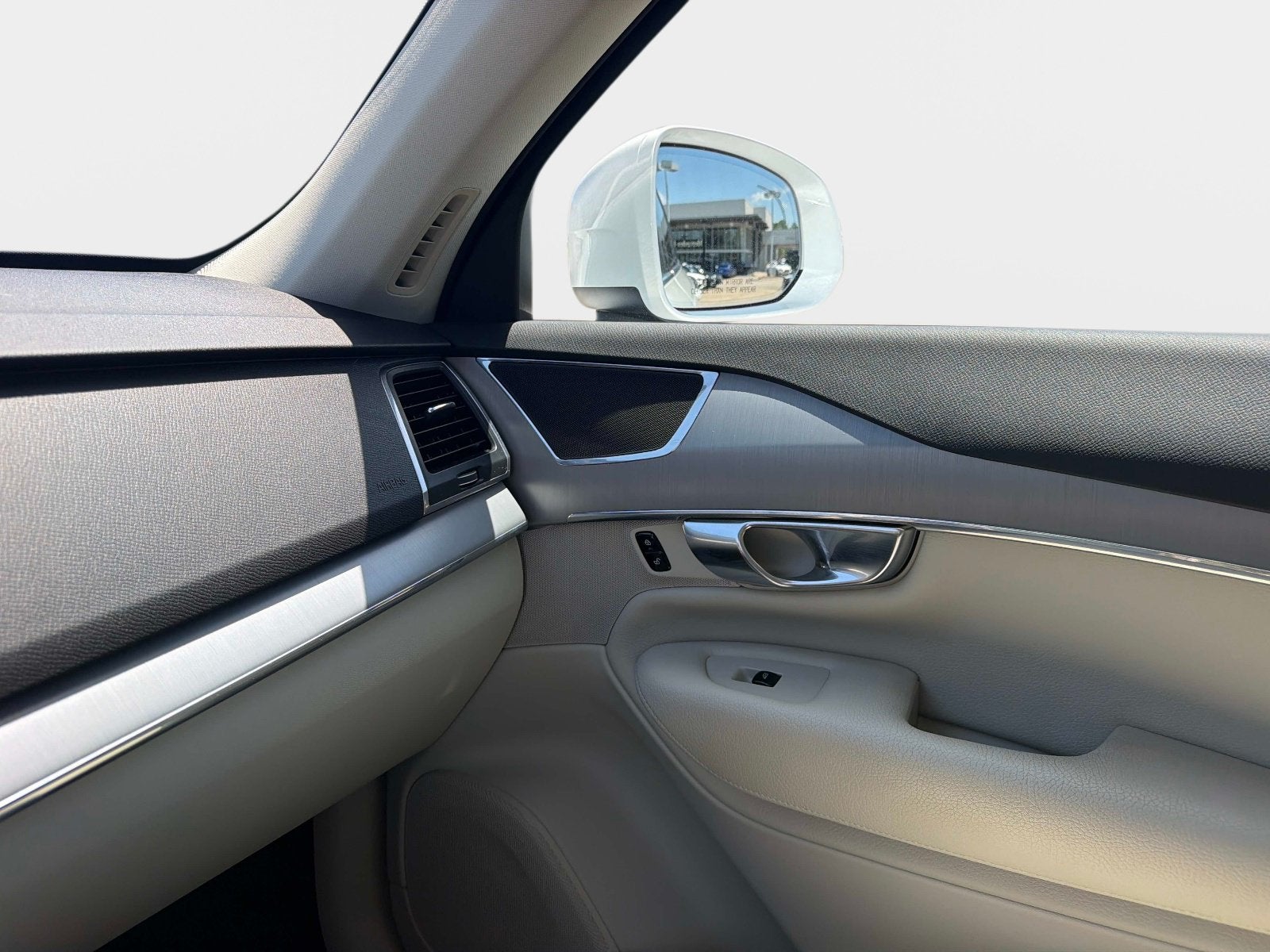 2021 Volvo XC90 Momentum