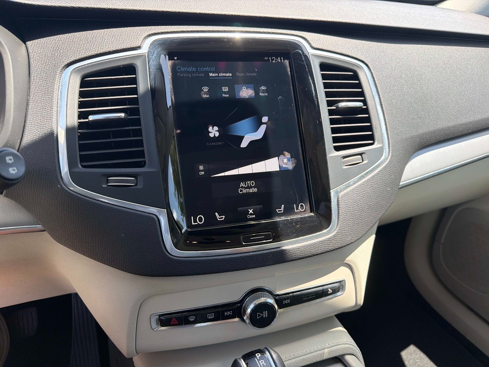 2021 Volvo XC90 Momentum