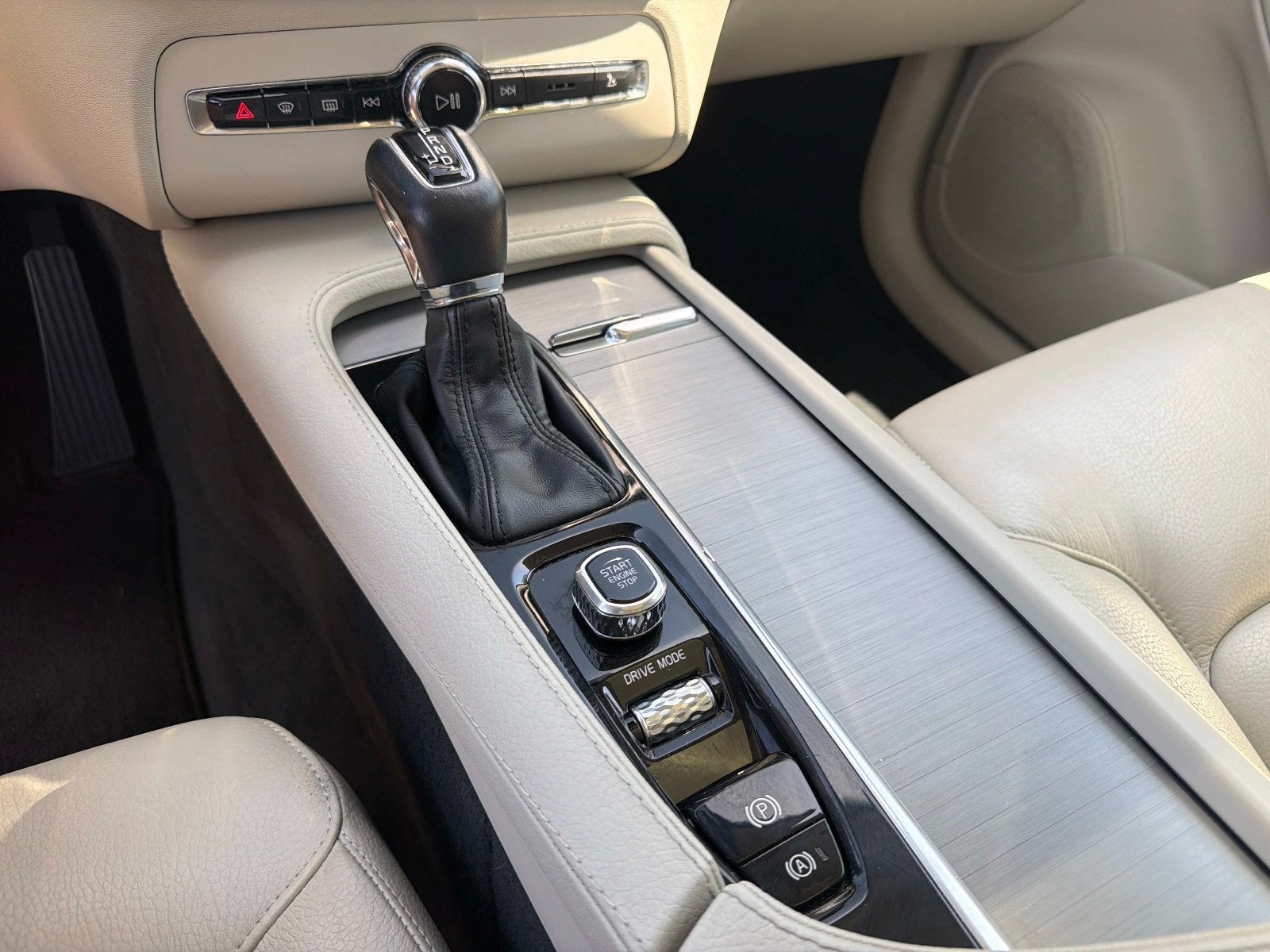 2021 Volvo XC90 Momentum