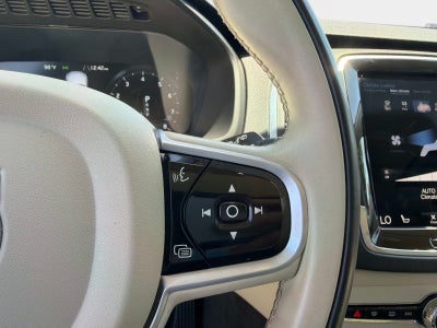 2021 Volvo XC90 Momentum