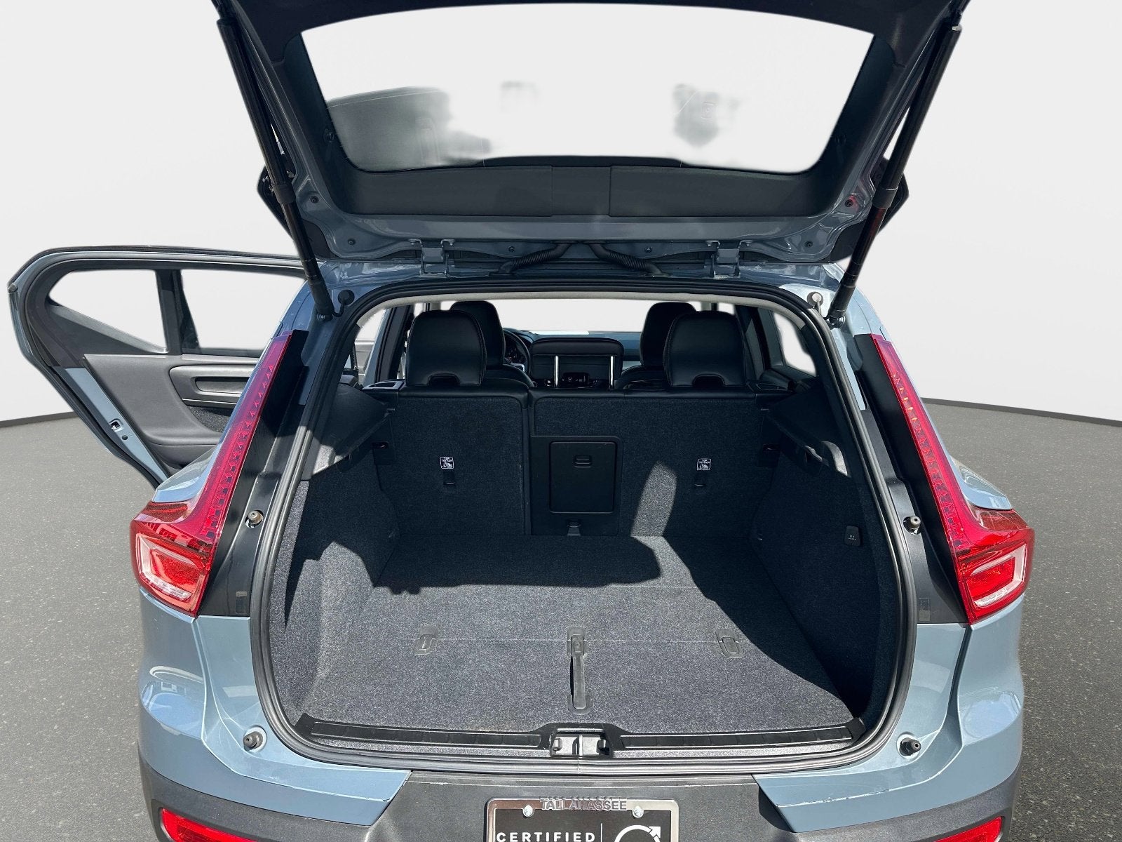 2021 Volvo XC40 Momentum