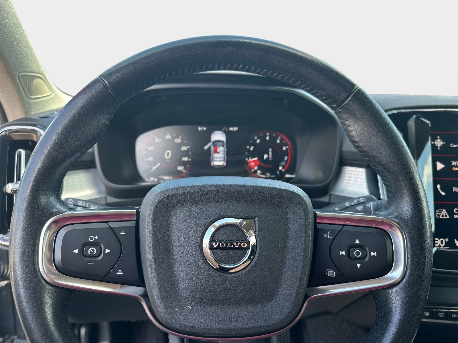 2021 Volvo XC40 Momentum