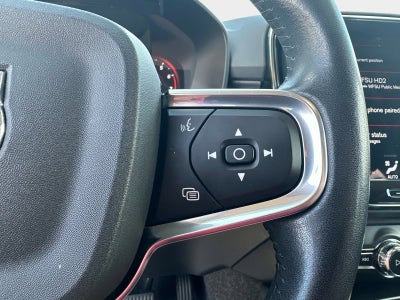 2021 Volvo XC40 Momentum