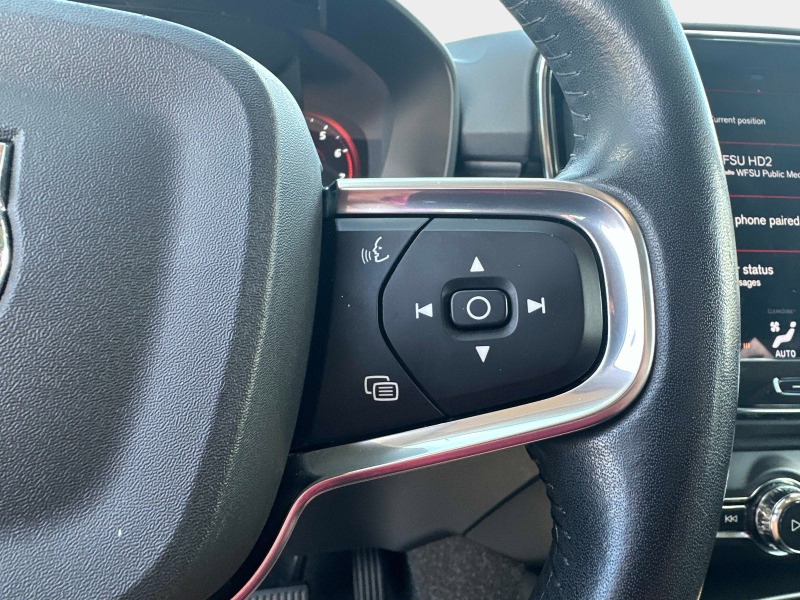 2021 Volvo XC40 Momentum