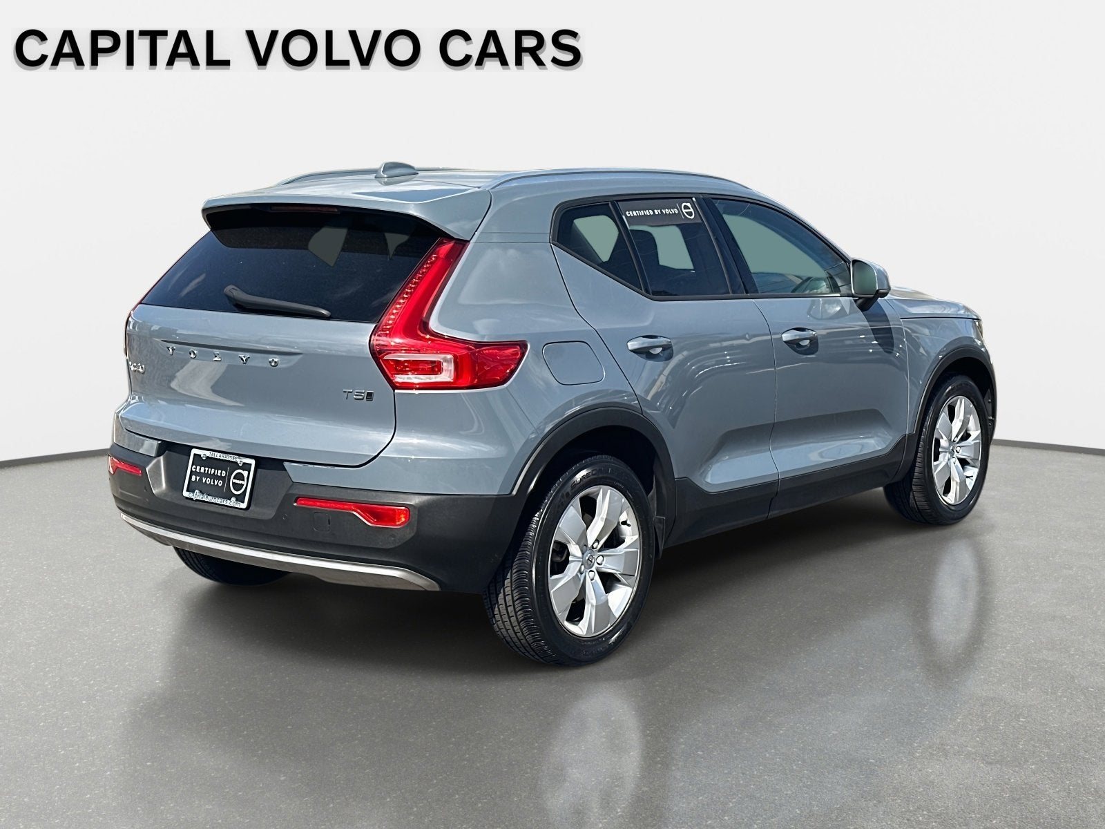 2021 Volvo XC40 Momentum