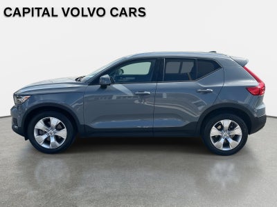 2021 Volvo XC40 Momentum