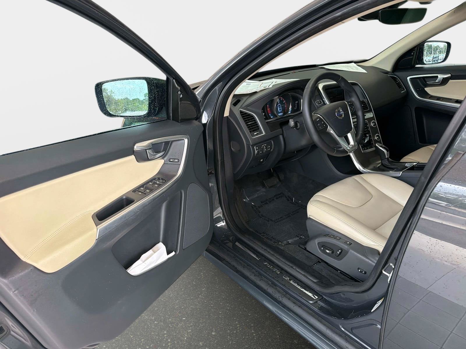 2016 Volvo XC60 T5 Drive-E Premier