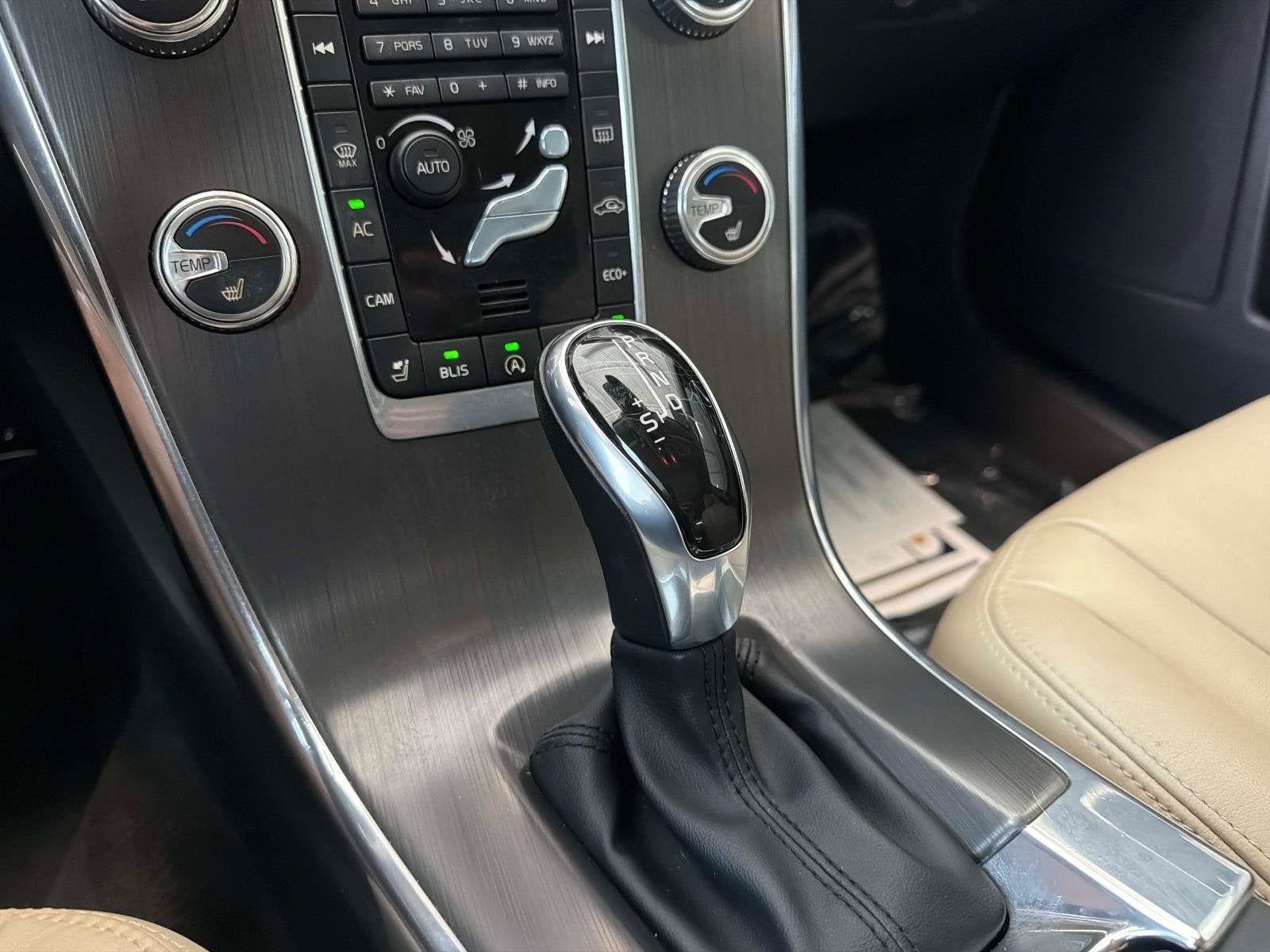 2016 Volvo XC60 T5 Drive-E Premier