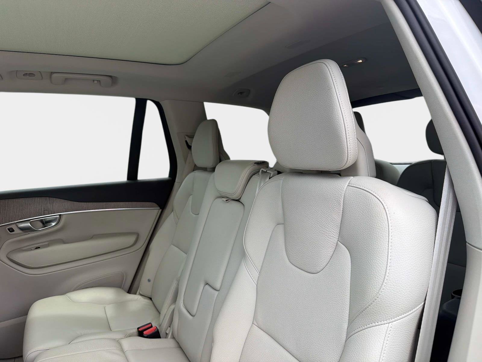 2024 Volvo XC90 Recharge Plug-In Hybrid Plus Bright Theme