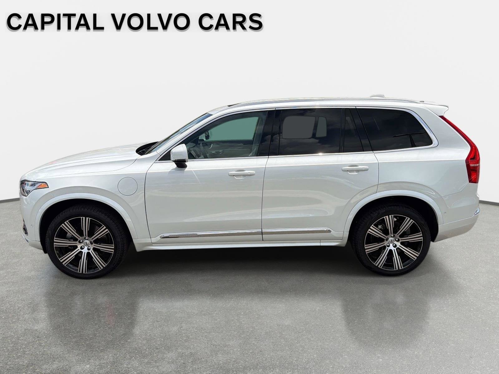 2024 Volvo XC90 Recharge Plug-In Hybrid Plus Bright Theme