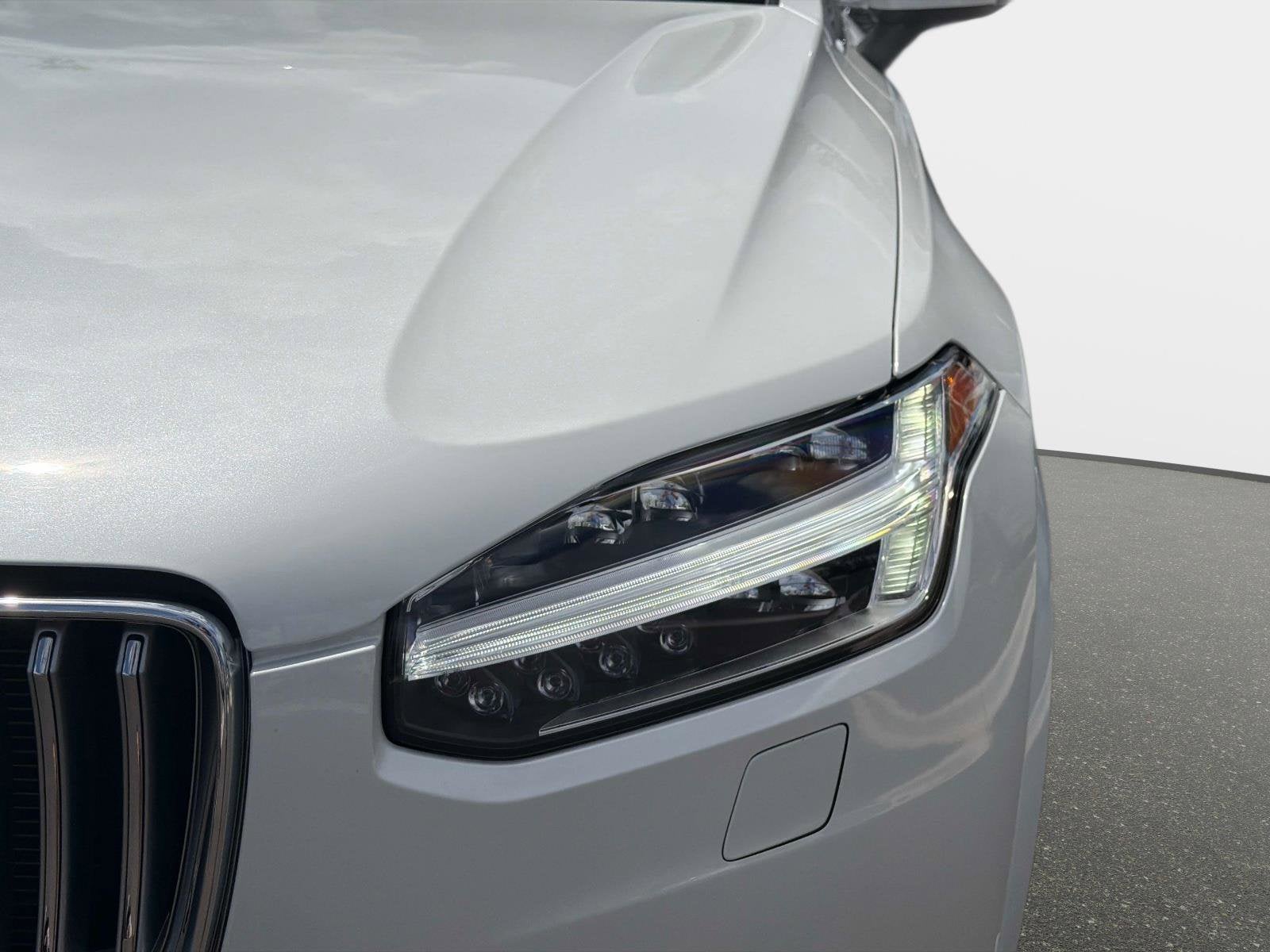 2024 Volvo XC90 Recharge Plug-In Hybrid Plus Bright Theme