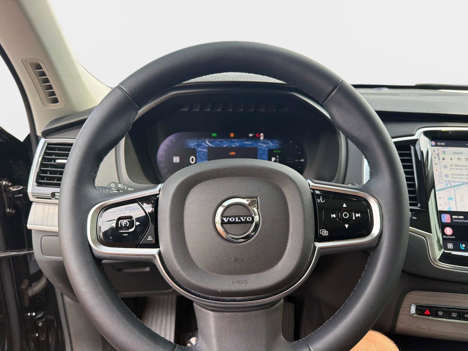 2024 Volvo XC90 Recharge Plug-In Hybrid Ultimate Bright Theme