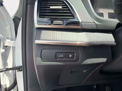 2024 Volvo XC90 Recharge Plug-In Hybrid Ultimate Bright Theme
