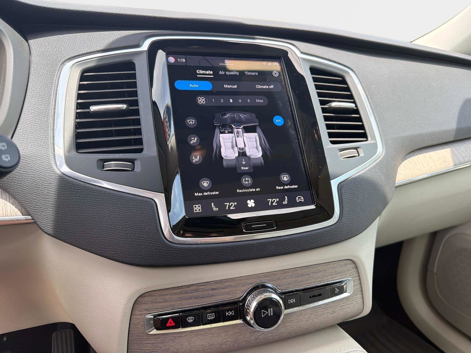 2024 Volvo XC90 Recharge Plug-In Hybrid Core Bright Theme