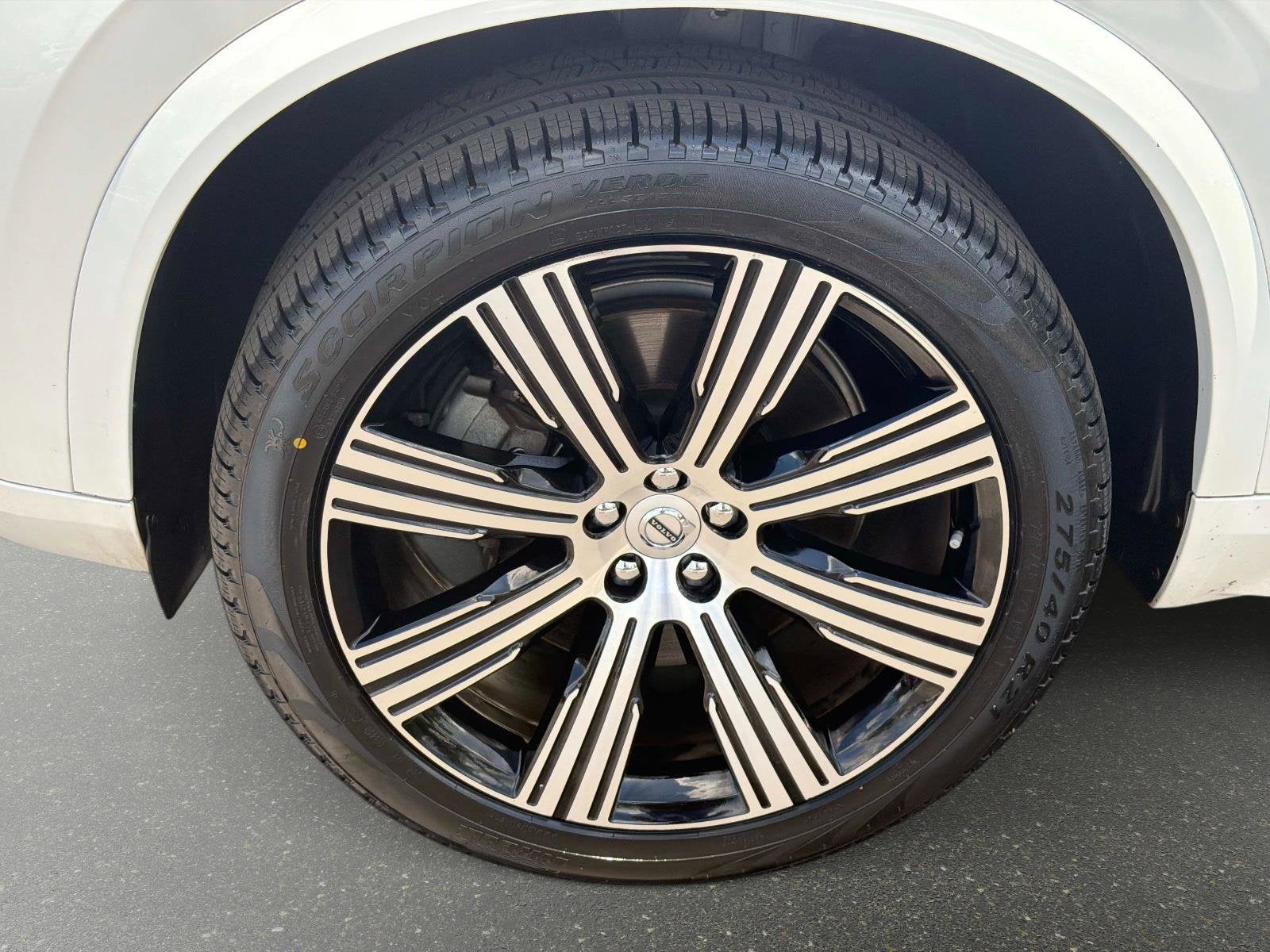 2024 Volvo XC90 Recharge Plug-In Hybrid Core Bright Theme