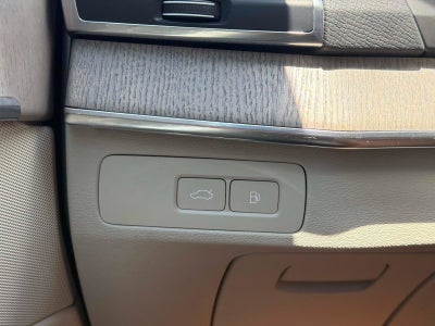 2024 Volvo XC90 Recharge Plug-In Hybrid Core Bright Theme
