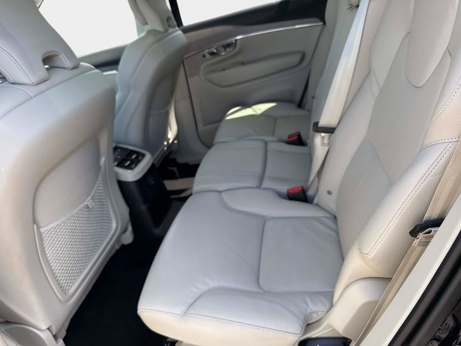 2025 Volvo XC90 Plug-In Hybrid Plus