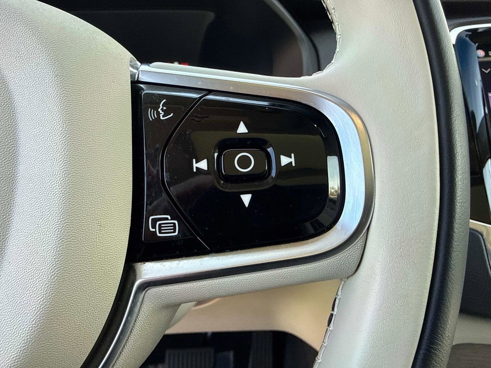 2025 Volvo XC90 Plug-In Hybrid Plus