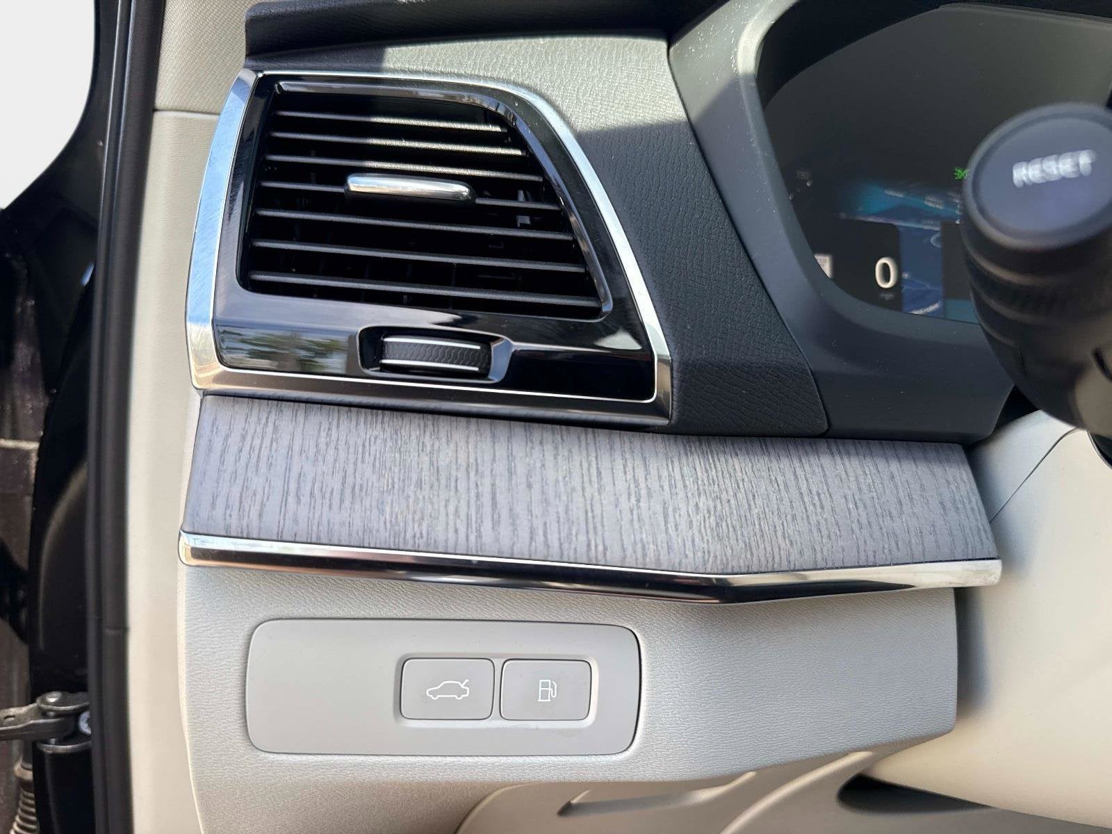 2025 Volvo XC90 Plug-In Hybrid Plus