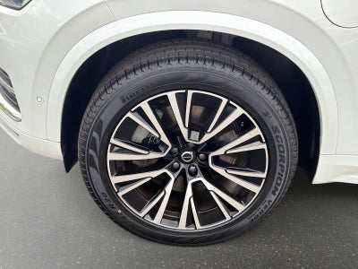 2025 Volvo XC90 Plug-In Hybrid Plus