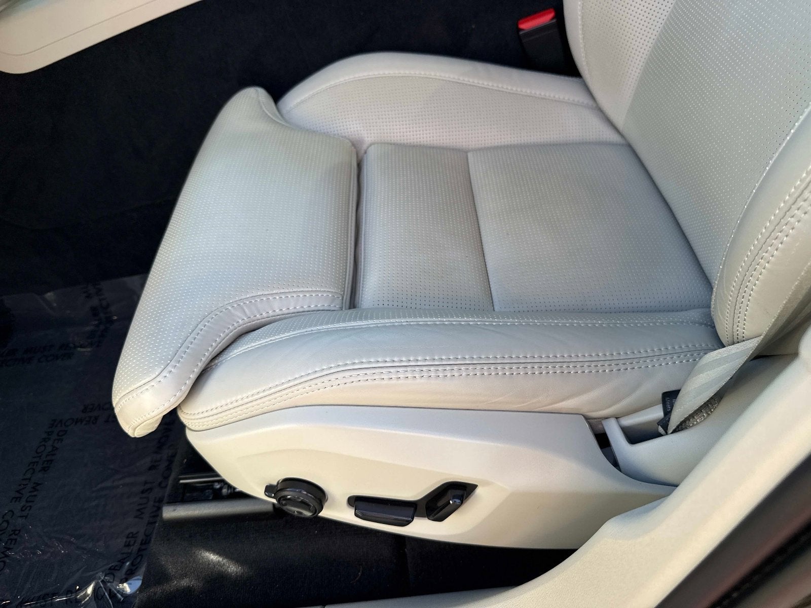 2023 Volvo XC60 Ultimate Bright Theme