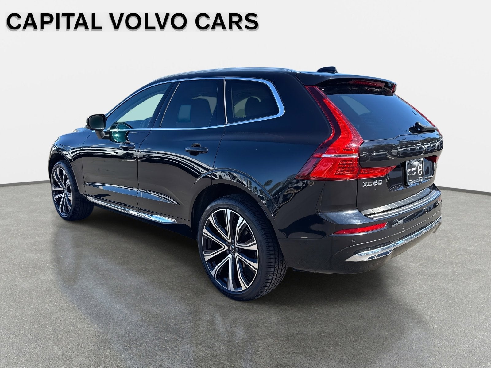 2023 Volvo XC60 Ultimate Bright Theme
