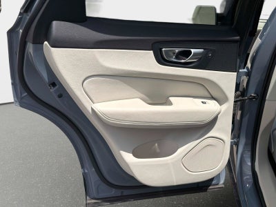 2023 Volvo XC60 Plus Dark Theme