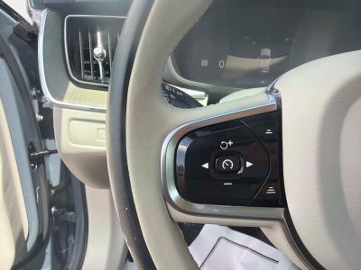 2023 Volvo XC60 Plus Dark Theme