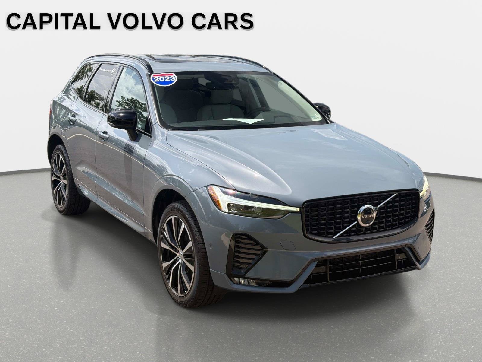 2023 Volvo XC60 Plus Dark Theme