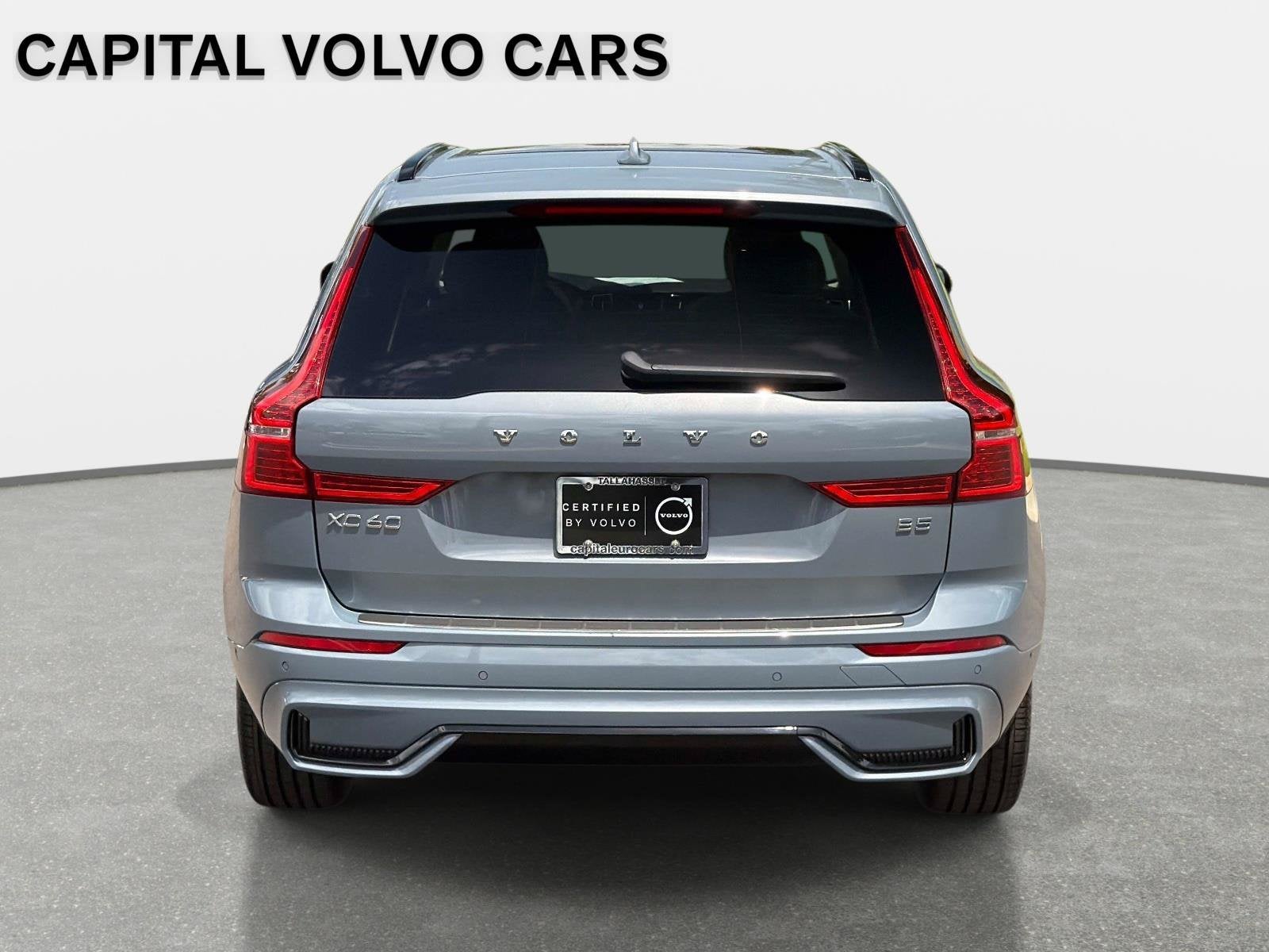 2023 Volvo XC60 Plus Dark Theme