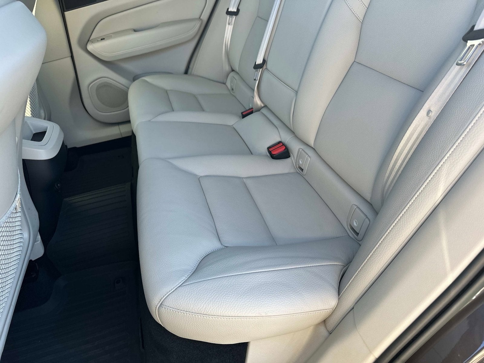 2023 Volvo XC60 Plus Dark Theme