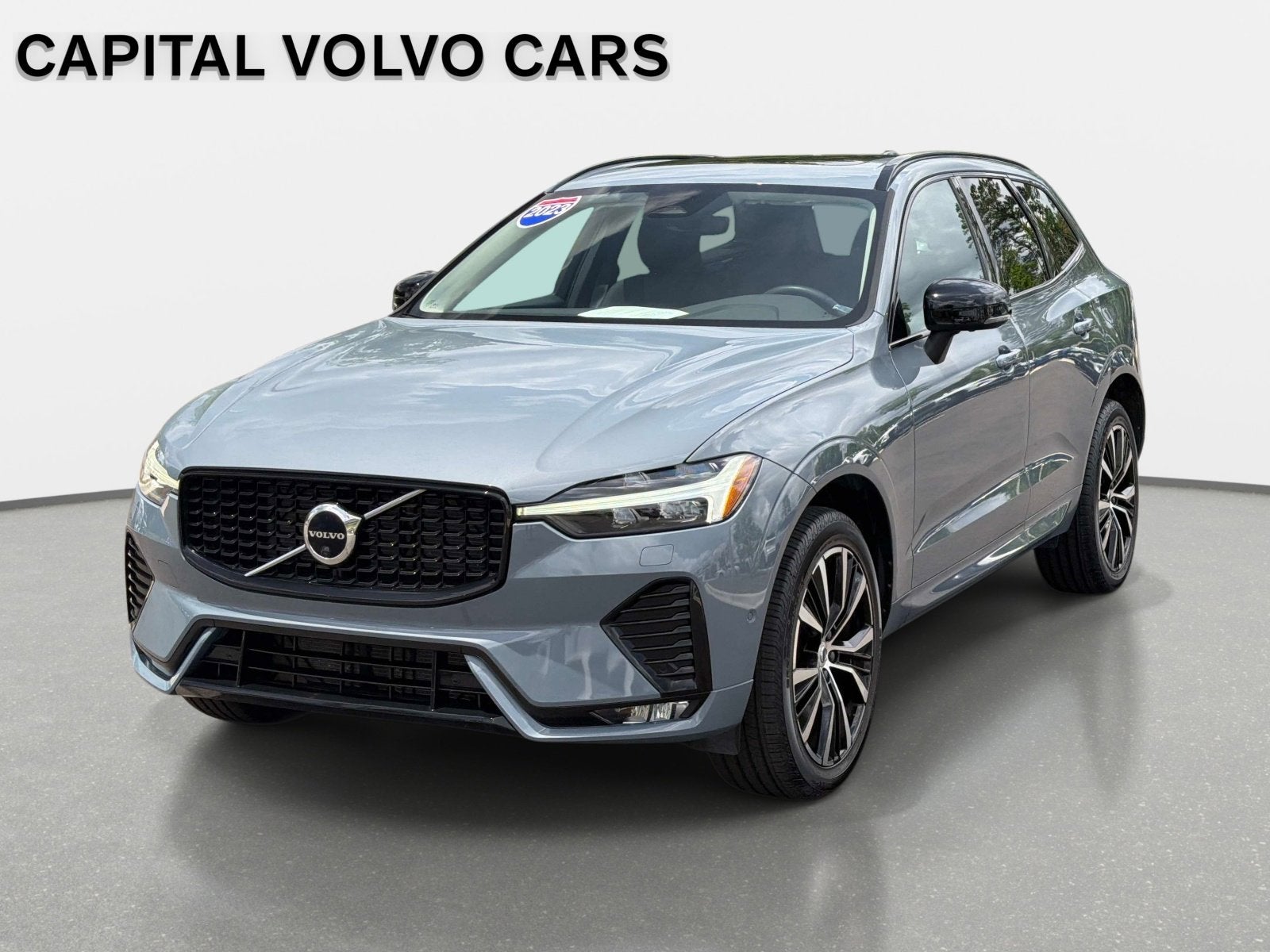 2023 Volvo XC60 Plus Dark Theme