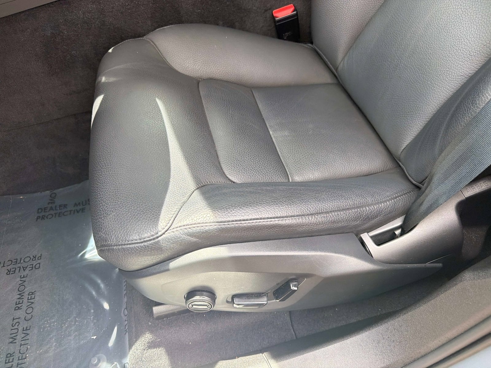 2023 Volvo XC60 Plus Dark Theme