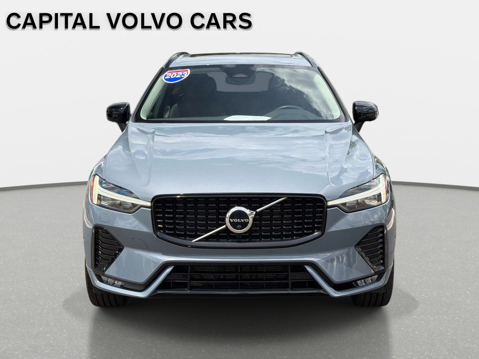 2023 Volvo XC60 Plus Dark Theme