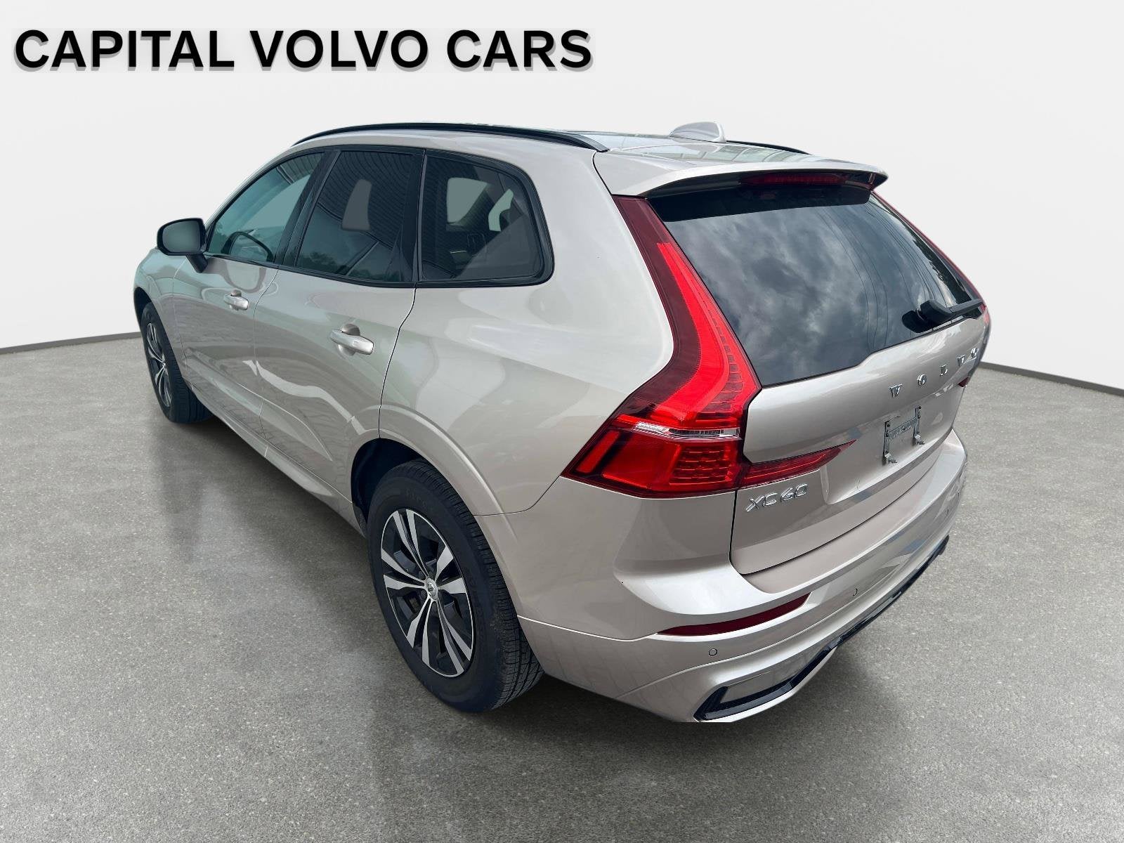 2024 Volvo XC60 Core Dark Theme
