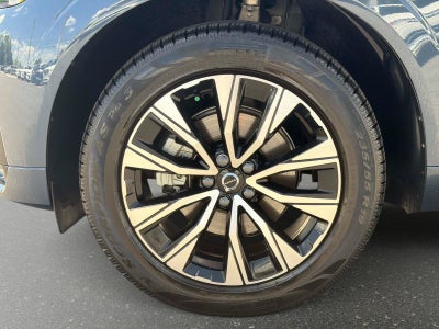 2024 Volvo XC60 Core Dark Theme