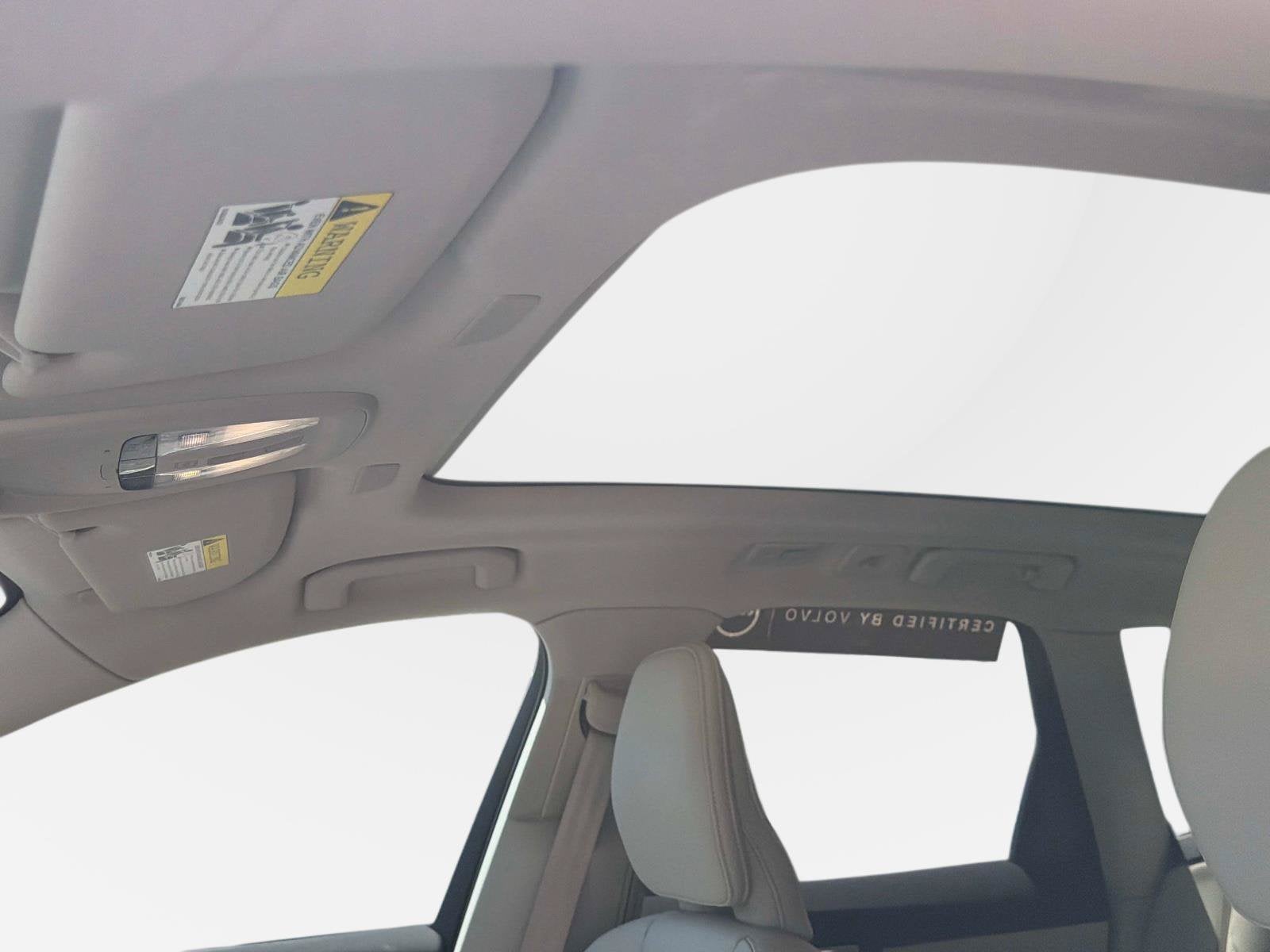 2024 Volvo XC60 Core Dark Theme