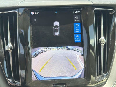2024 Volvo XC60 Core Dark Theme