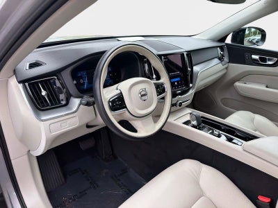 2024 Volvo XC60 Core Dark Theme