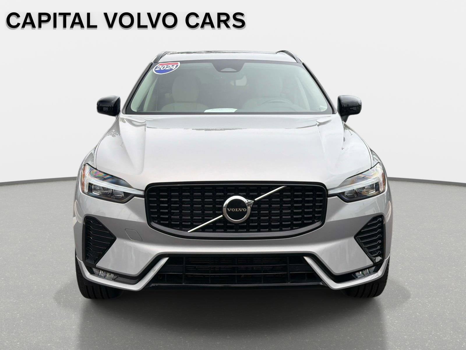 2024 Volvo XC60 Core Dark Theme