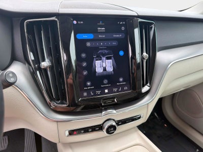 2024 Volvo XC60 Core Dark Theme