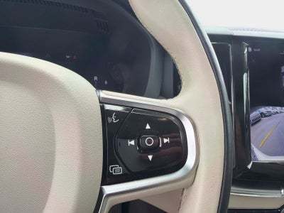 2024 Volvo XC60 Core Dark Theme