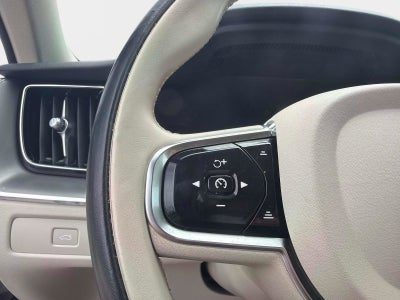 2024 Volvo XC60 Core Dark Theme