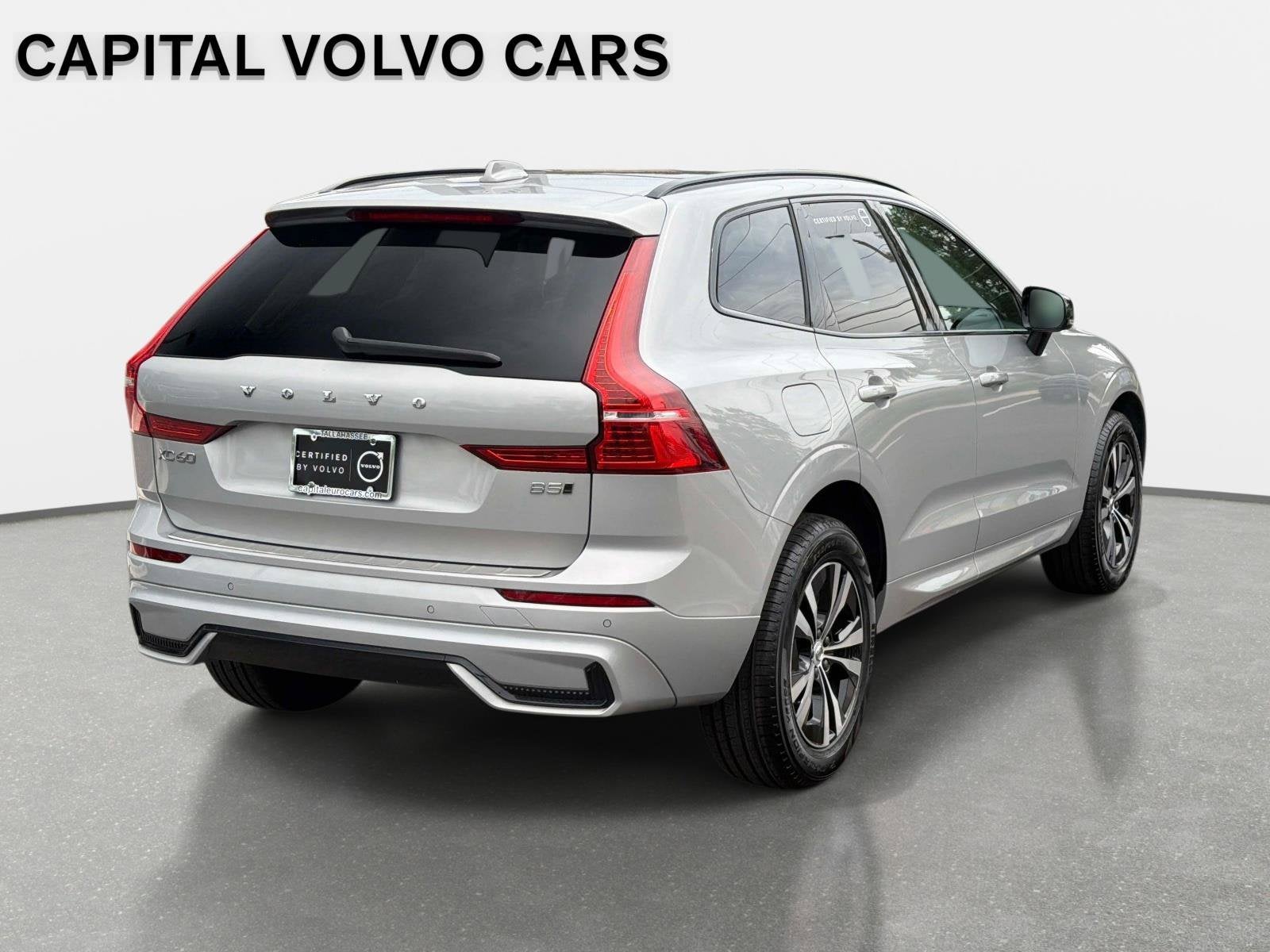 2024 Volvo XC60 Core Dark Theme