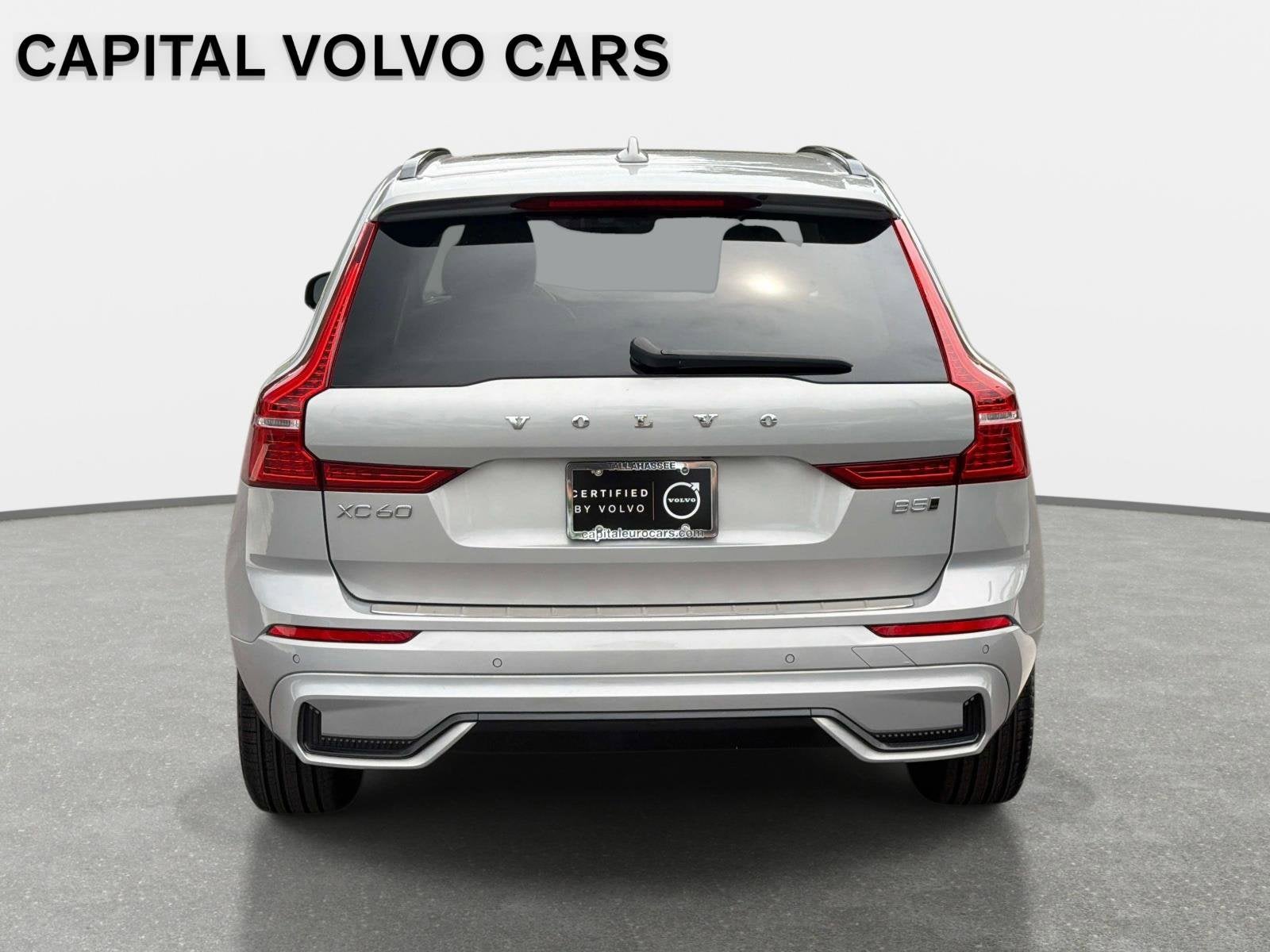2024 Volvo XC60 Core Dark Theme