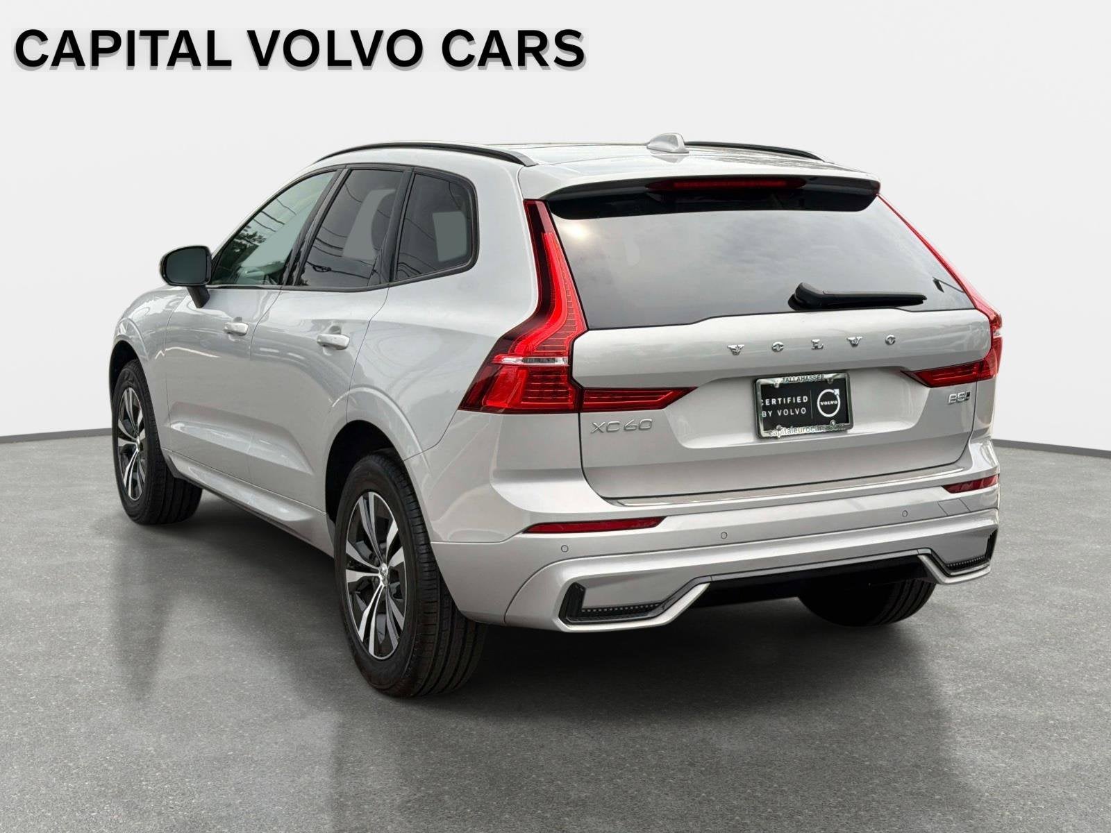 2024 Volvo XC60 Core Dark Theme